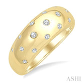 1/5 Ctw Round Cut Diamond Flush Set Mosaic Dome Band in 10K Yellow Gold