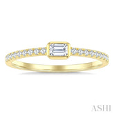 1/3 Ctw Bezel Set Emerald and Round Cut Diamond Fashion Ring in 14K Yellow Gold