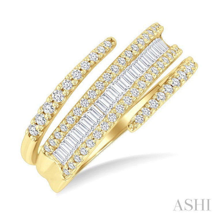 3/4 Ctw Baguette and Round Cut Diamond Spiral Band in 14K Yellow Gold