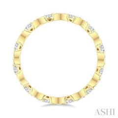 5/8 Ctw Curvy Zig-Zag Round Cut Diamond Eternity Wedding Band in 14K Yellow Gold