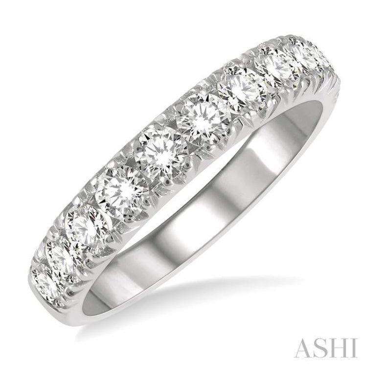 1 Ctw 11 Stone Round Cut Diamond Wedding Band in Platinum