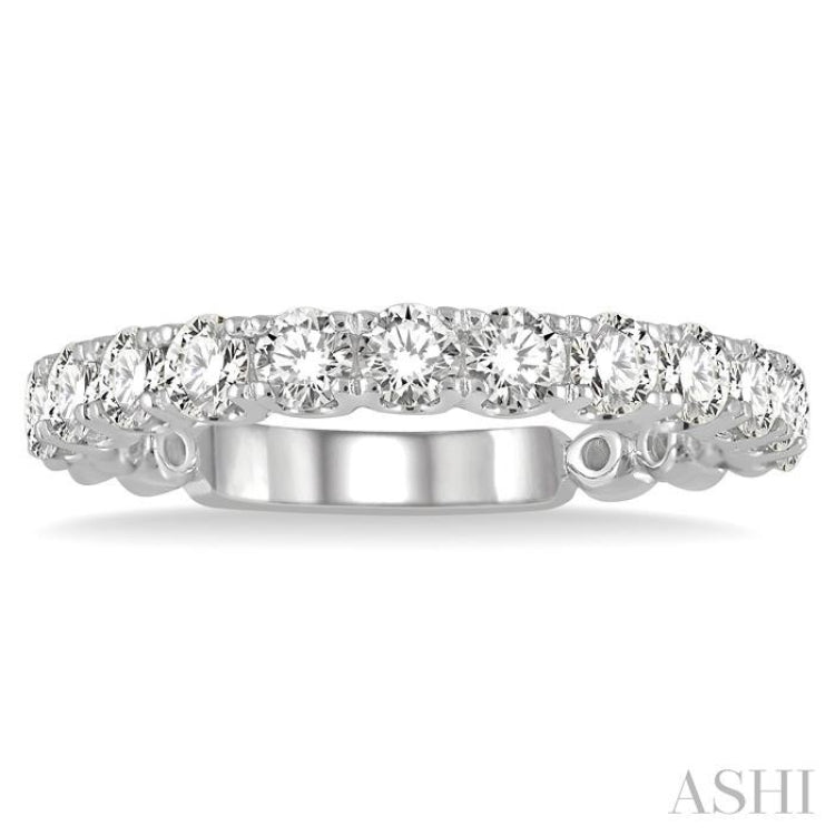 1 Ctw Round Cut Diamond Wedding Band in Platinum