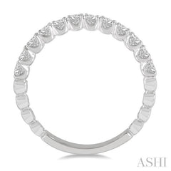 1/2 Ctw Lattice Round Cut Diamond Wedding Band in Platinum