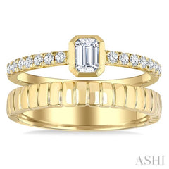 1/2 Ctw Split Twin Row Bezel Set Emerald and Round Cut Diamond Fashion Ring in 14K Yellow Gold
