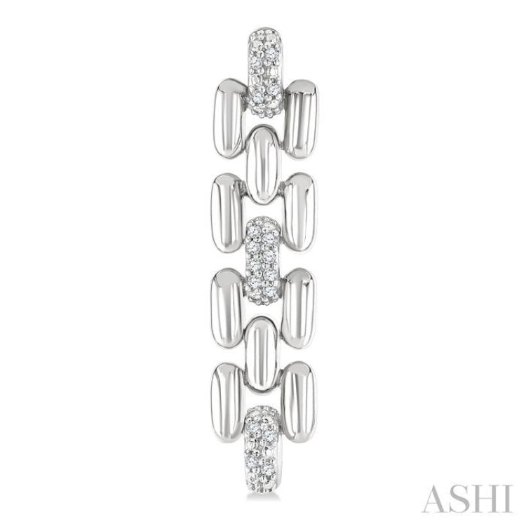 1/10 Ctw Bold Panther Link Single Cut Diamond Fashion Earrings in Sterling Silver