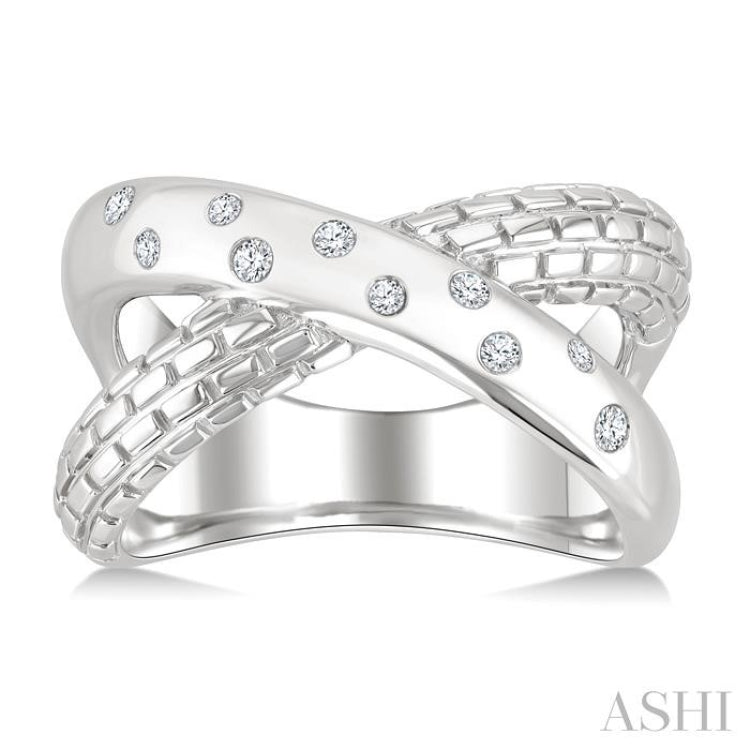 1/10 Ctw Split Criss-Cross Single Cut Diamond Fashion Ring in Sterling Silver