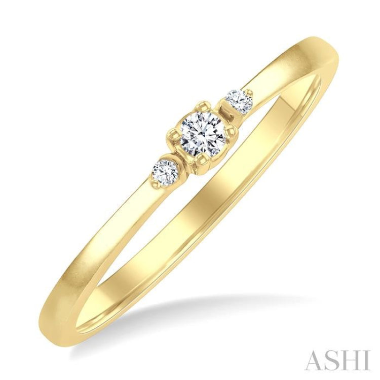 1/10 Ctw Three Stone Round Cut Diamond Petite Fashion Ring in 10K Yellow Gold