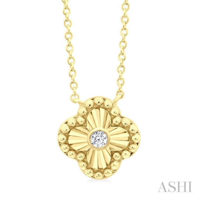 1/50 Ctw Fluted Texture Clover Bead Round Cut Diamond Fashion Pendant With Chain in 10K Yellow Gold