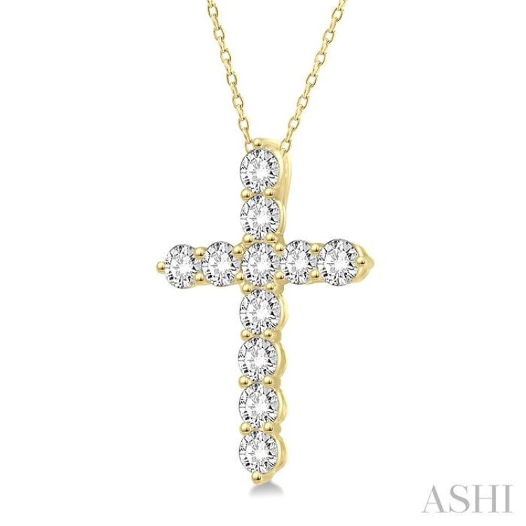 1/2 Ctw Round Cut Diamond Cross Pendant With Chain in 14K Yellow Gold