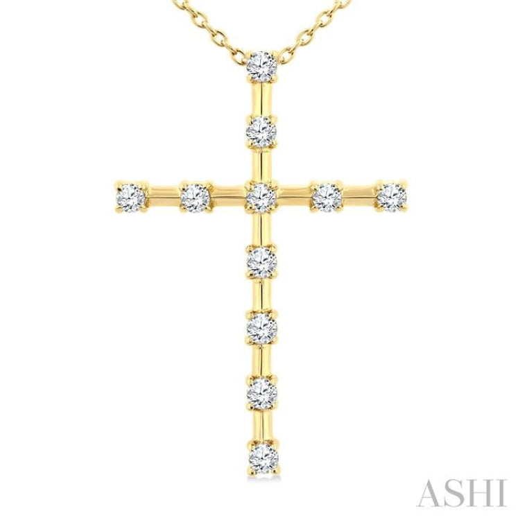 1/4 Ctw Round Cut Diamond Cross Pendant With Chain in 10K Yellow Gold