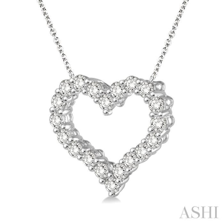 1 Ctw Round Cut Diamond Heart Pendant With Chain in 14K White Gold