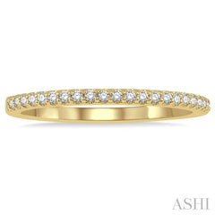 1/10 Ctw Round Cut Diamond Wedding Band in 14K Yellow Gold