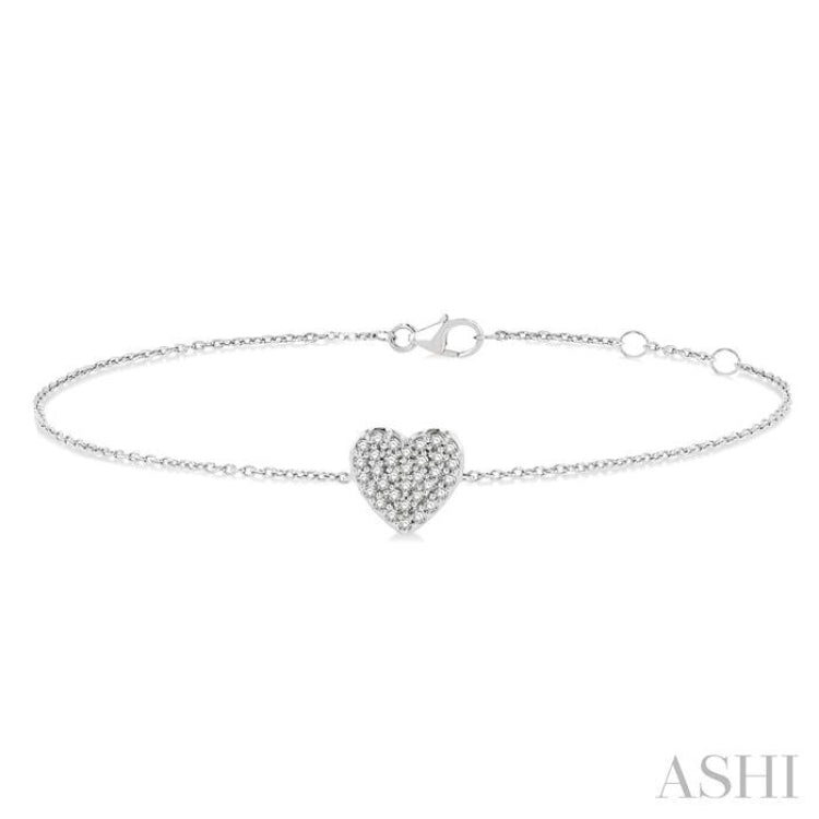 1/8 Ctw Petite Heart Round Cut Diamond Fashion Bracelet in 10K White Gold