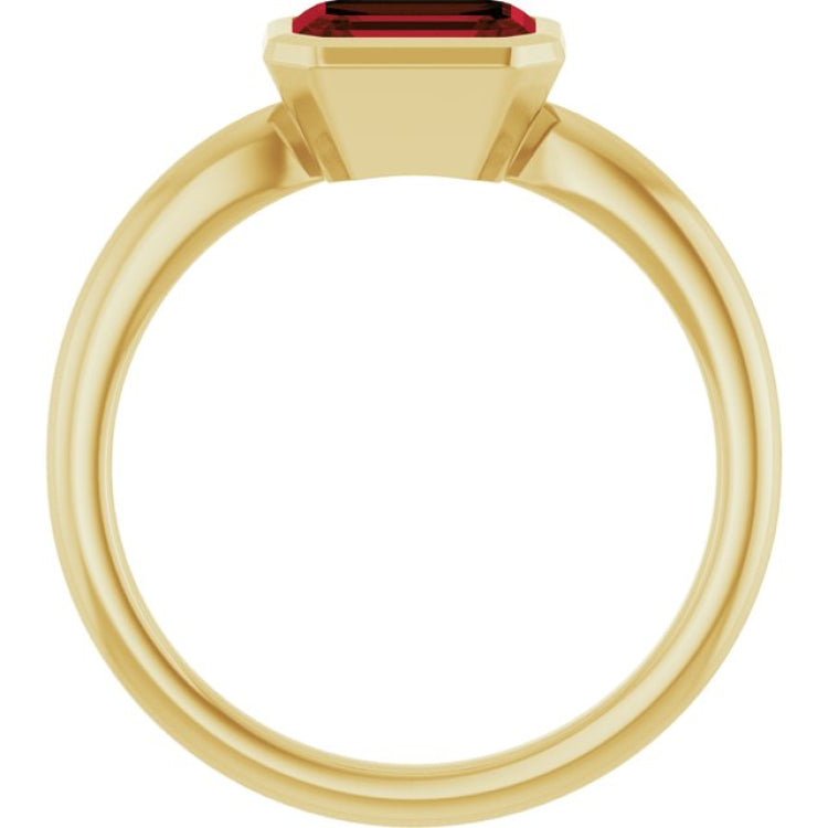 14K Yellow Gold Natural Mozambique Garnet Solitaire Ring