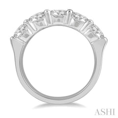 2 1/2 Ctw 5 Stone Round Cut Diamond Wedding Band in 14K White Gold