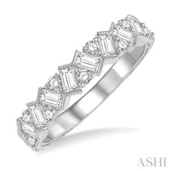 5/8 Ctw Zigzag Baguette and Round Cut Diamond Band in 14K White Gold