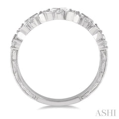 5/8 Ctw Zigzag Baguette and Round Cut Diamond Band in 14K White Gold