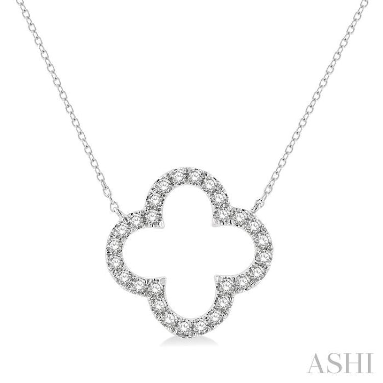 1/2 Ctw Clover Round Cut Diamond Pendant With Chain in 14K White Gold
