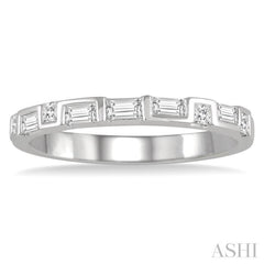 1/3 Ctw Zigzag Filled Baguette and Princess Cut Diamond Wedding Band in 14K White Gold