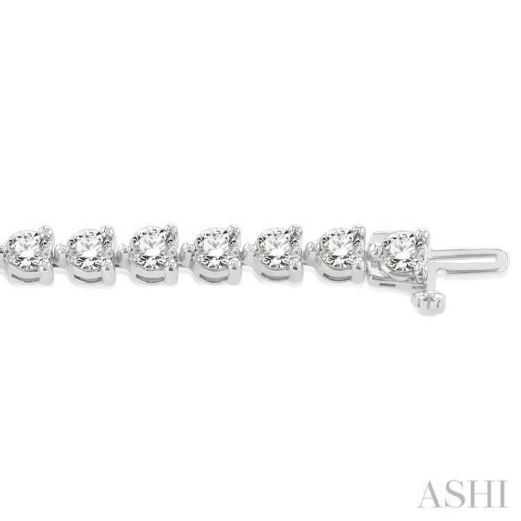 8 Ctw 3 Prong Round Cut Diamond Tennis Bracelet in 14K White Gold