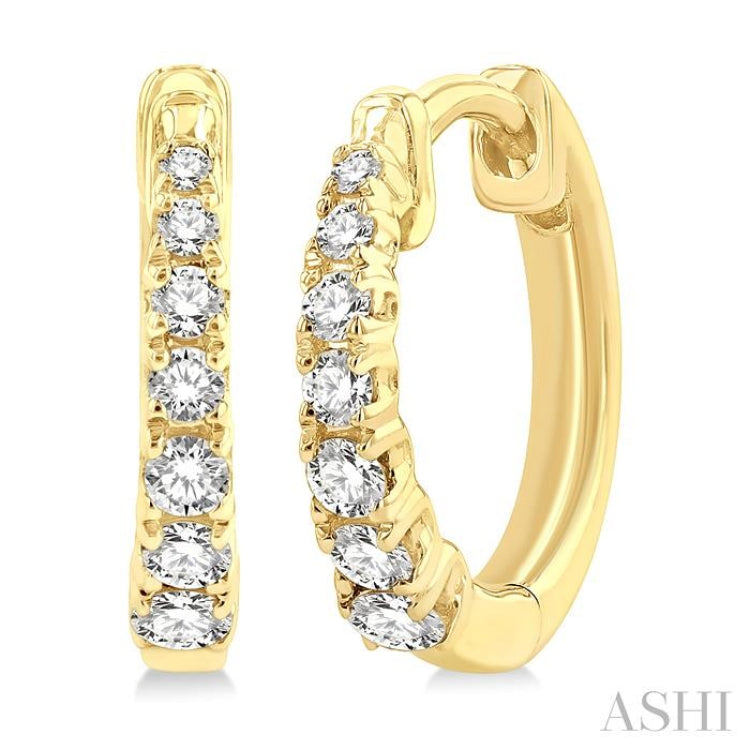 1/4 Ctw Graduated Round Cut Diamond Fashion Huggie Petites in 10K Yellow Gold