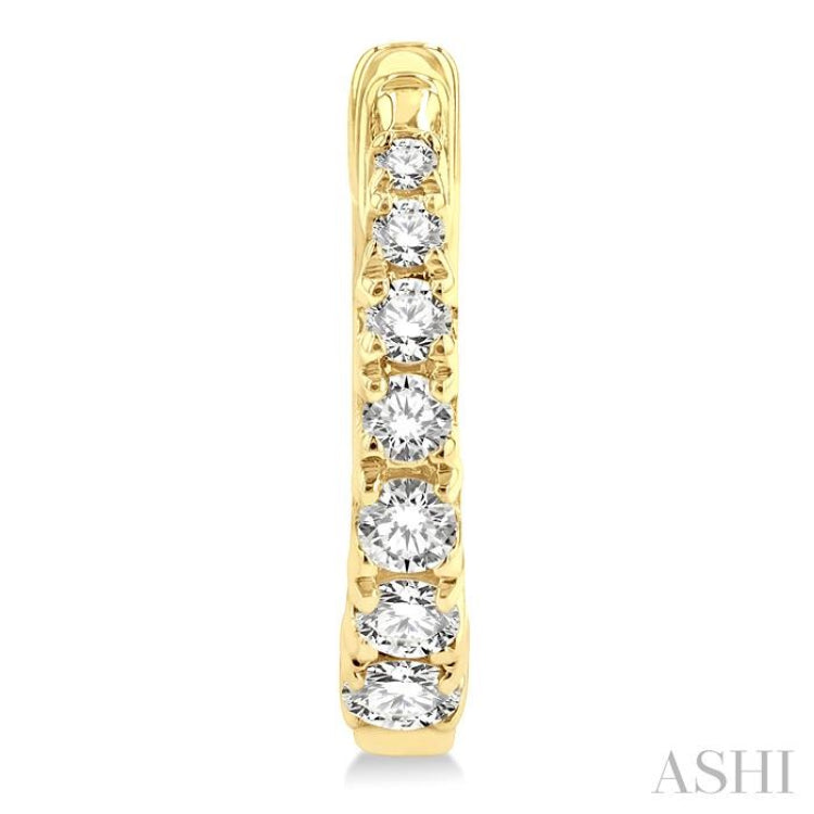 1/4 Ctw Graduated Round Cut Diamond Fashion Huggie Petites in 10K Yellow Gold