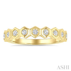 1/5 Ctw Hexagon Shape Link Round Cut Diamond Fashion Ring in 14K Yellow Gold