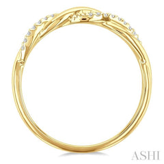 1/20 Ctw Twisted Top Round Cut Diamond Fashion Ring in 10K Yellow Gold