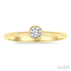 1/6 Ctw Petite Bezel Set Round Cut Diamond Fashion Ring in 10K Yellow Gold