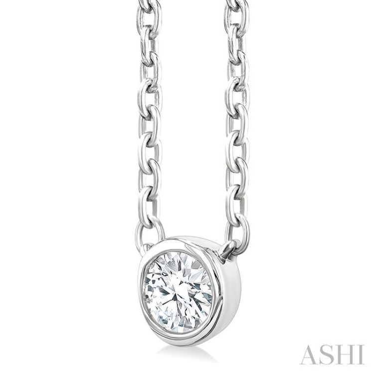 1/6 Ctw Petite Bezel Set Round Cut Diamond Fashion Pendant With Chain in 10K White Gold