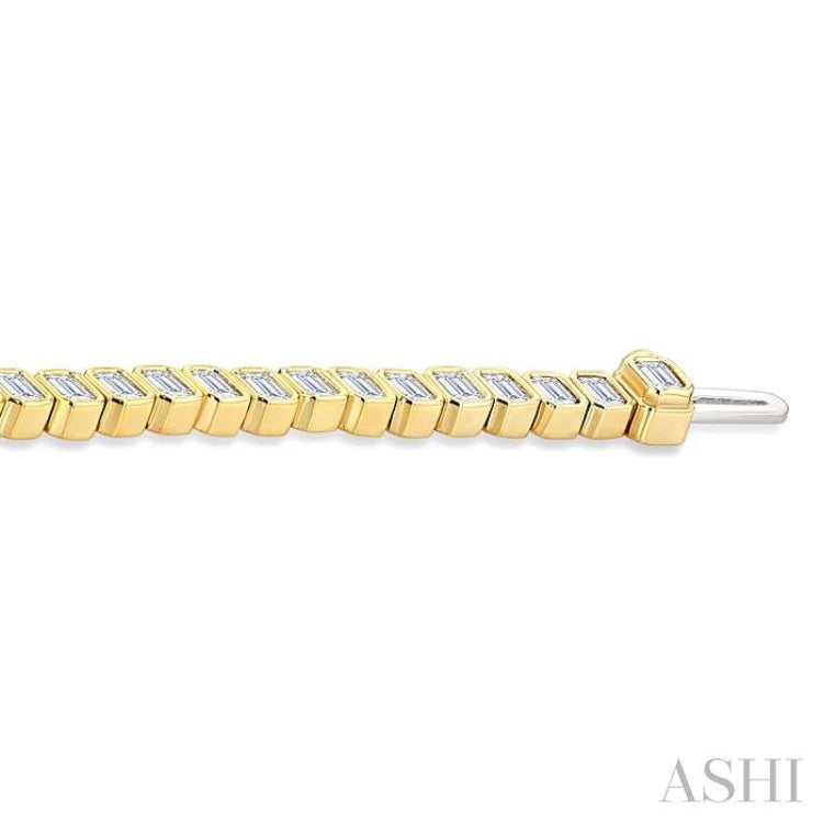 5 1/2 Ctw North-South Bezel Set Emerald Cut Diamond Tennis Bracelet in 14K Yellow Gold