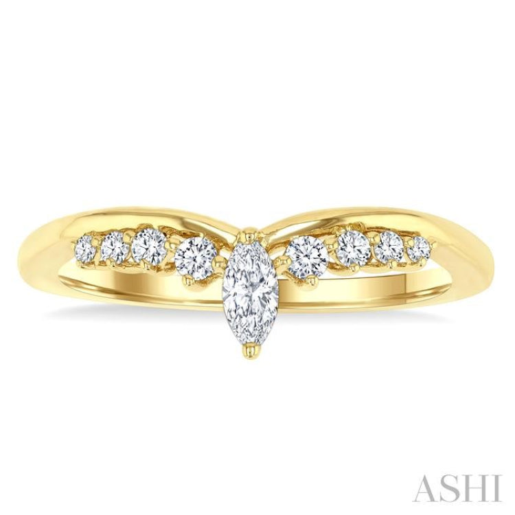 1/4 Ctw Marquise and Round Cut Diamond Chevron Ring in 14K Yellow Gold