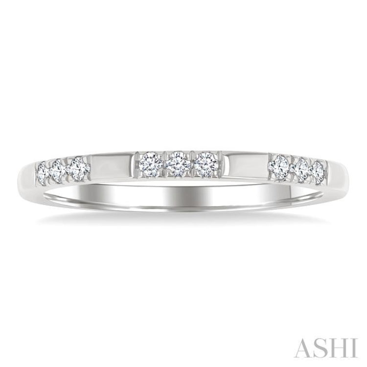 1/8 Ctw Sectioned Round Cut Diamond Fashion Band in 14K White Gold