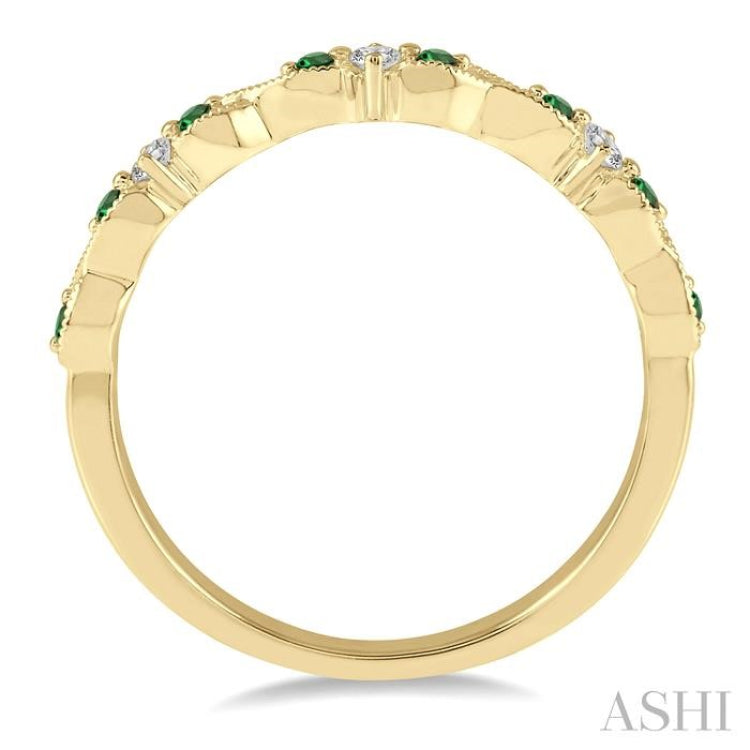 1.25 MM Emerald and 1/10 Ctw Round Cut Diamond Precious Wedding Band in 14K Yellow Gold