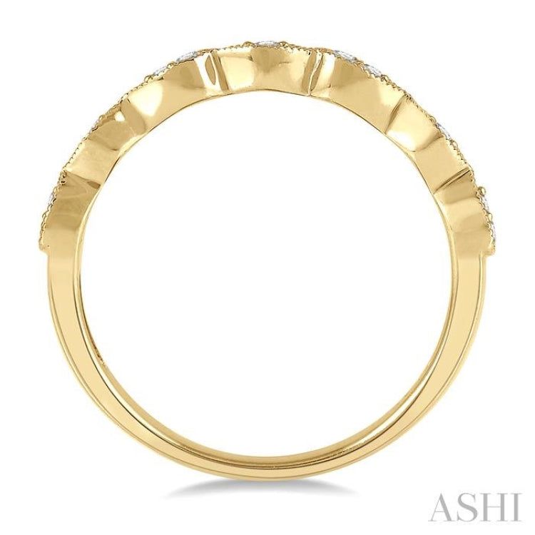 1/10 Ctw Pear and Rhombus Shape Lattice Round Cut Diamond Wedding Band in 14K Yellow Gold