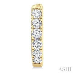 1/2 Ctw Round Cut Diamond Hoop Earrings in 14K Yellow Gold